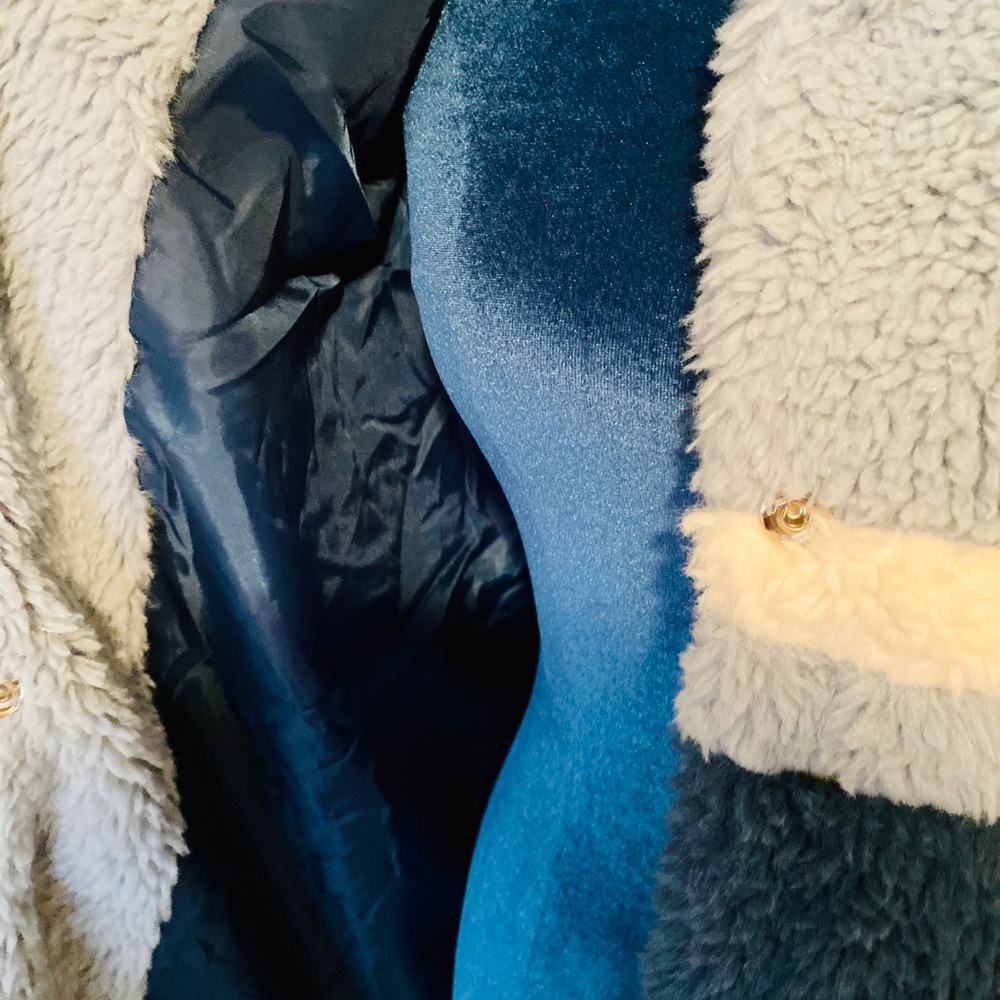 🌻Woven Heart • Blue Striped Teddy Bear Faux Fur Coat L New - Picture 4 of 6